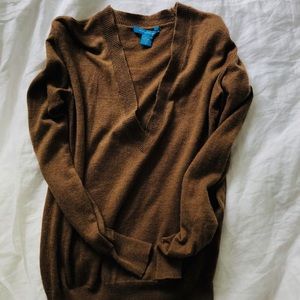 Cashmere deep v sweater 🍂